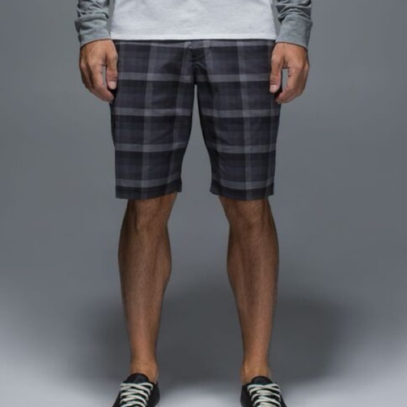 [36]Lululemon Kahuna Plaid Green and Brown Shorts - Picture 1 of 9